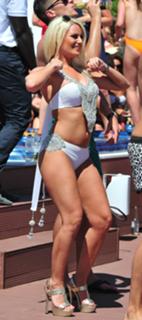 Danielle Armstrong feet photo 3