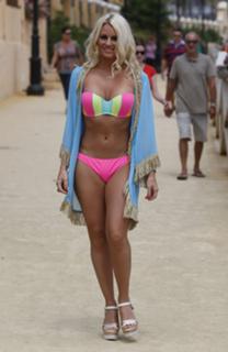 Danielle Armstrong feet photo 17