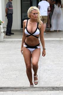 Danielle Armstrong feet photo 20