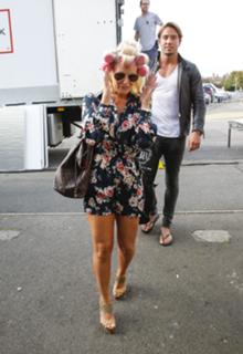 Danielle Armstrong feet photo 12