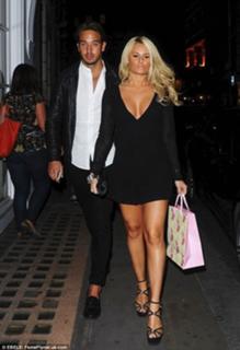 Danielle Armstrong feet photo 9