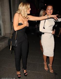 Danielle Armstrong feet photo 13