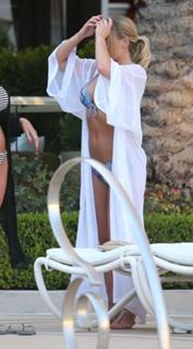 Danielle Armstrong feet photo 11