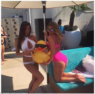 Danielle Armstrong feet photo 7