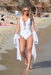 Danielle Armstrong feet photo 4