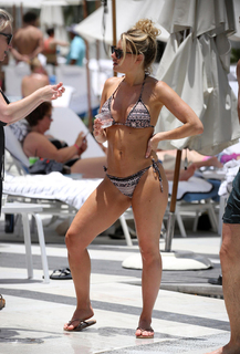 Danielle Armstrong feet photo 9