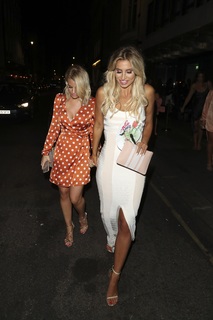 Danielle Armstrong feet photo 9