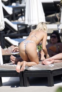 Danielle Armstrong feet photo 2