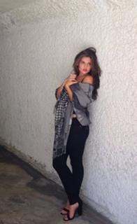 Danielle Campbell feet photo thumbnail