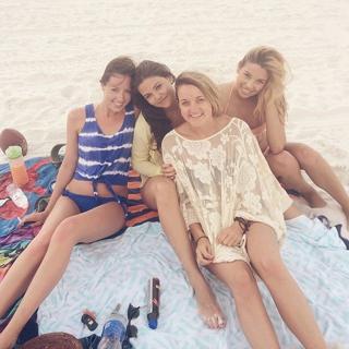 Danielle Campbell feet photo thumbnail