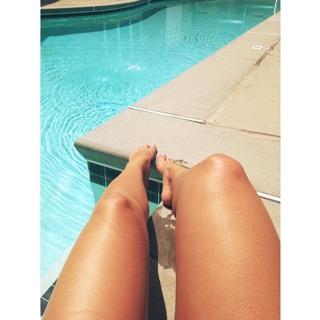 Danielle Campbell feet photo thumbnail