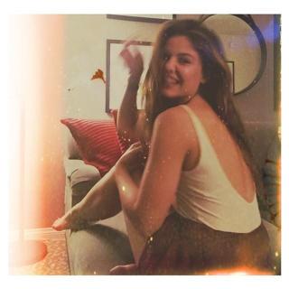 Danielle Campbell feet photo thumbnail