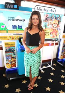 Danielle Campbell feet photo thumbnail