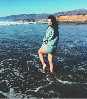 Danielle Campbell feet photo thumbnail
