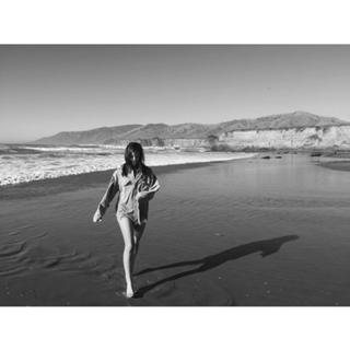 Danielle Campbell feet photo thumbnail