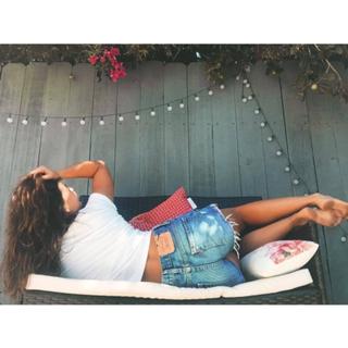 Danielle Campbell feet photo thumbnail