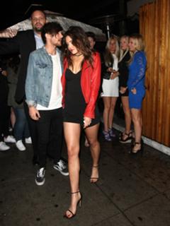 Danielle Campbell feet photo thumbnail