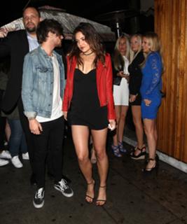 Danielle Campbell feet photo thumbnail