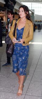 Danielle Campbell feet photo thumbnail