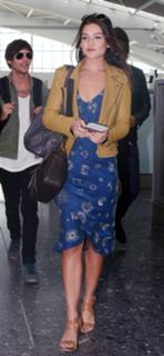 Danielle Campbell feet photo thumbnail