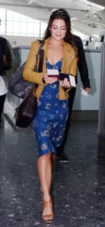 Danielle Campbell feet photo thumbnail