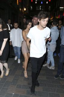 Danielle Campbell feet photo thumbnail