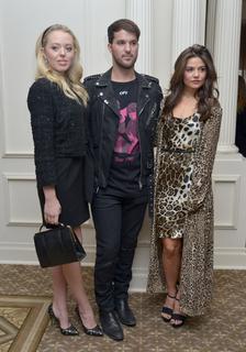 Danielle Campbell feet photo thumbnail