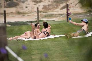 Danielle Campbell feet photo thumbnail