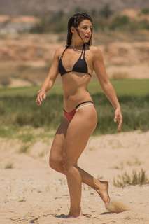 Danielle Campbell feet photo thumbnail