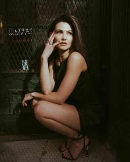 Danielle Campbell feet photo thumbnail