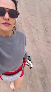 Danielle Campbell feet photo thumbnail