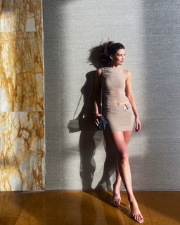 Danielle Campbell feet photo thumbnail