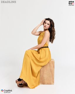 Danielle Campbell feet photo thumbnail