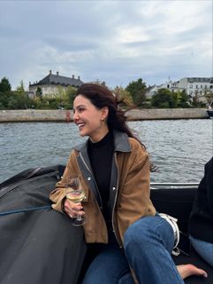 Danielle Campbell feet photo thumbnail