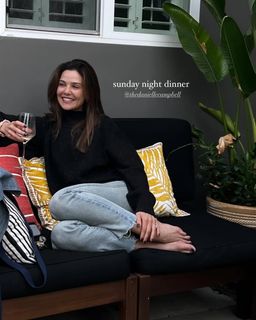Danielle Campbell feet photo thumbnail