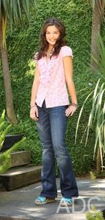 Danielle Campbell feet photo thumbnail