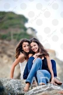 Danielle Campbell feet photo thumbnail