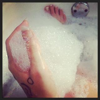 Danielle Colby feet photo thumbnail
