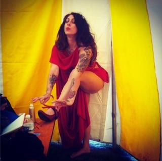Danielle Colby feet photo thumbnail