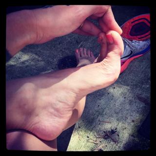 Danielle Colby feet photo thumbnail