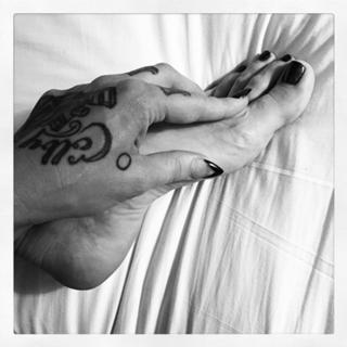 Danielle Colby feet photo thumbnail