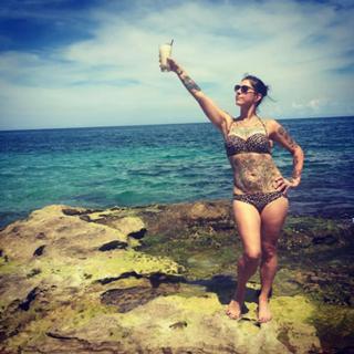 Danielle Colby feet photo thumbnail