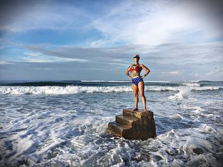Danielle Colby feet photo thumbnail