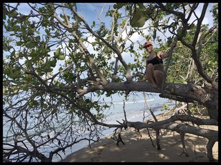Danielle Colby feet photo thumbnail