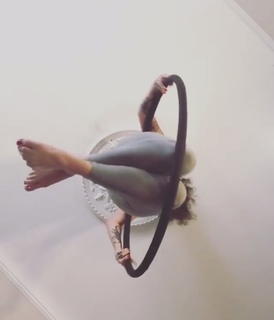 Danielle Colby feet photo thumbnail