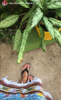 Danielle Colby feet photo thumbnail
