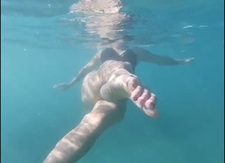 Danielle Colby feet photo thumbnail