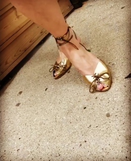 Danielle Colby feet photo thumbnail