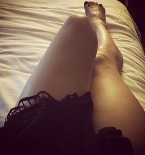 Danielle Colby feet photo thumbnail