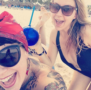 Danielle Colby feet photo thumbnail
